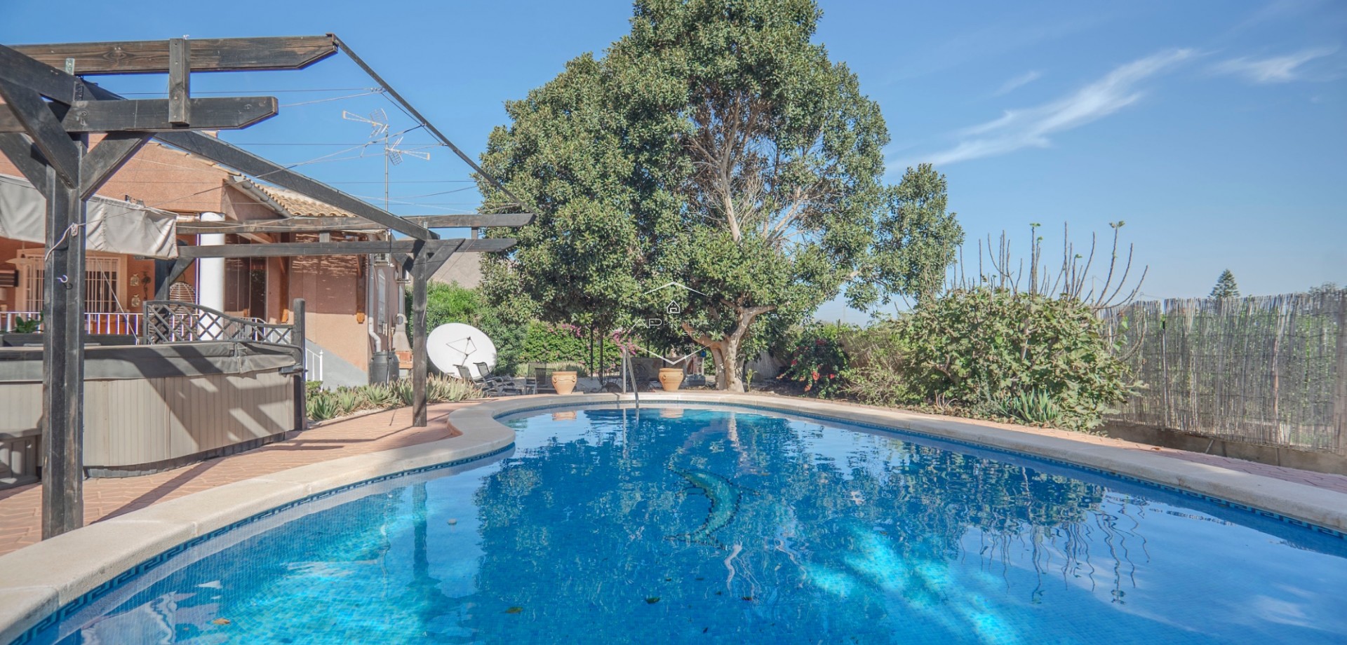 Revente - Finca -
Orihuela - San Bartolome
