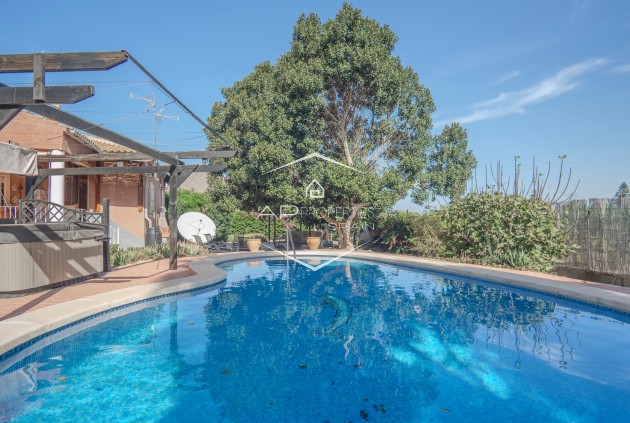 Revente - Finca -
Orihuela - San Bartolome