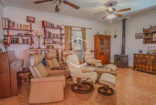 Revente - Finca -
Orihuela - San Bartolome