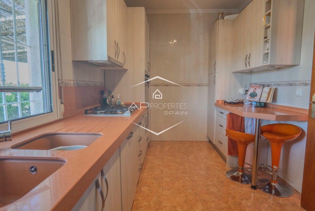 Revente - Finca -
Orihuela - San Bartolome