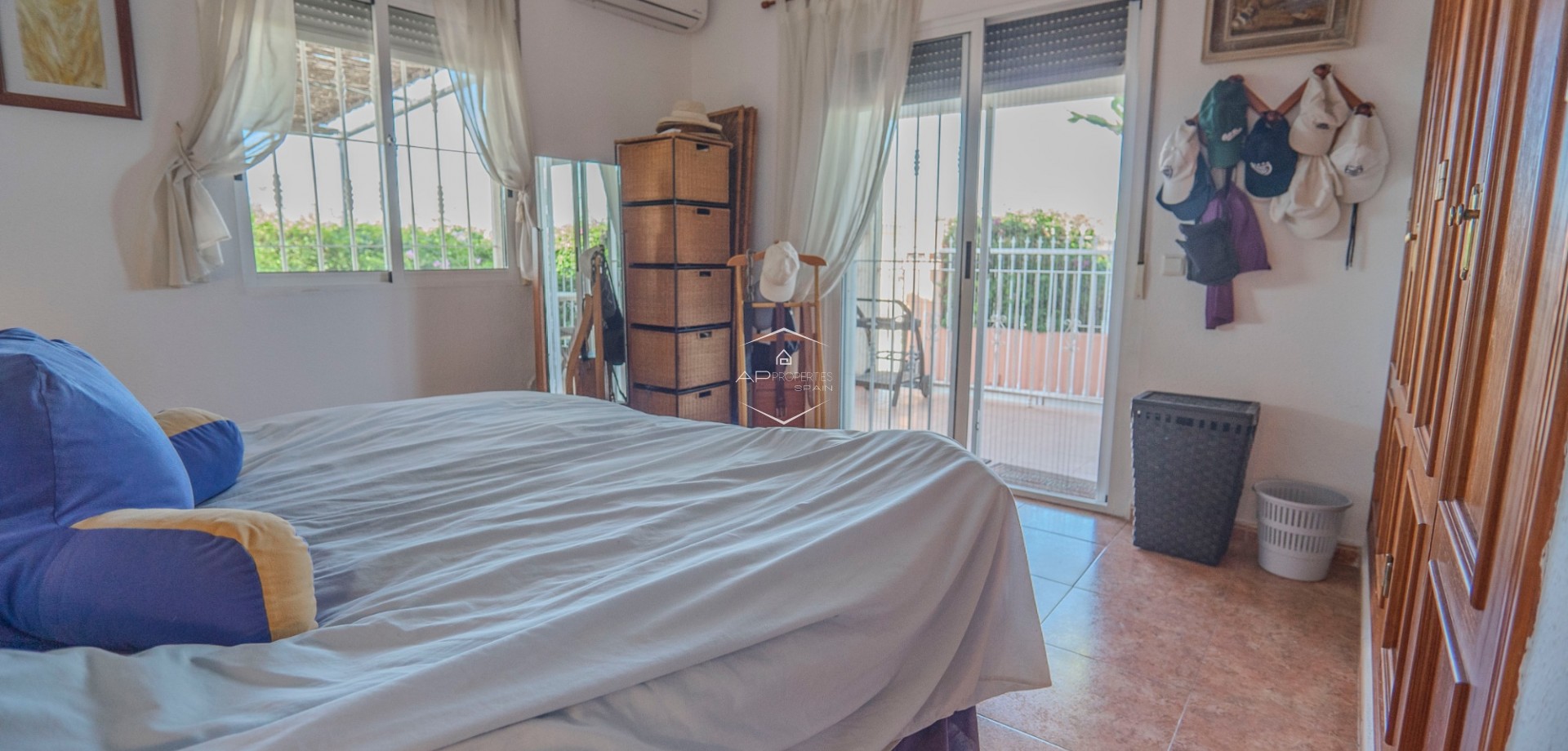 Revente - Finca -
Orihuela - San Bartolome