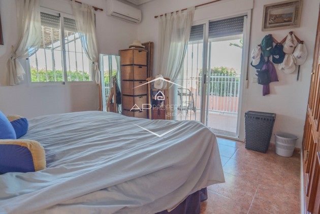 Revente - Finca -
Orihuela - San Bartolome