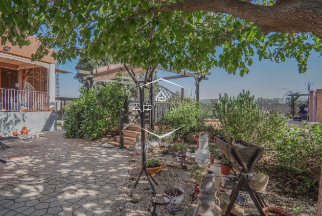 Revente - Finca -
Orihuela - San Bartolome