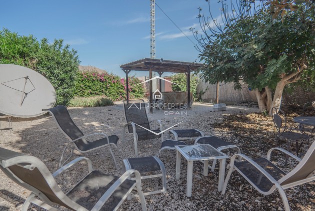 Revente - Finca -
Orihuela - San Bartolome