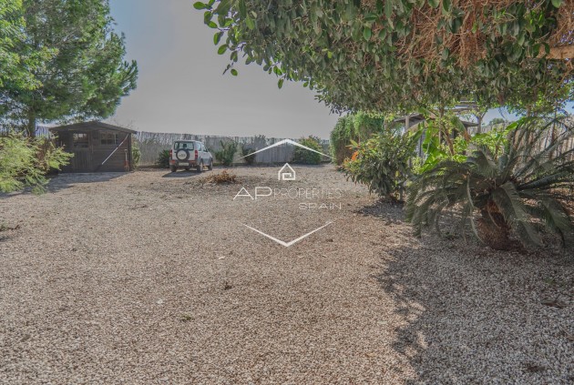 Revente - Finca -
Orihuela - San Bartolome