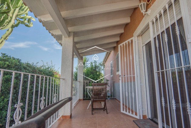 Revente - Finca -
Orihuela - San Bartolome