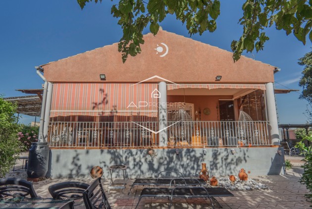 Revente - Finca -
Orihuela - San Bartolome