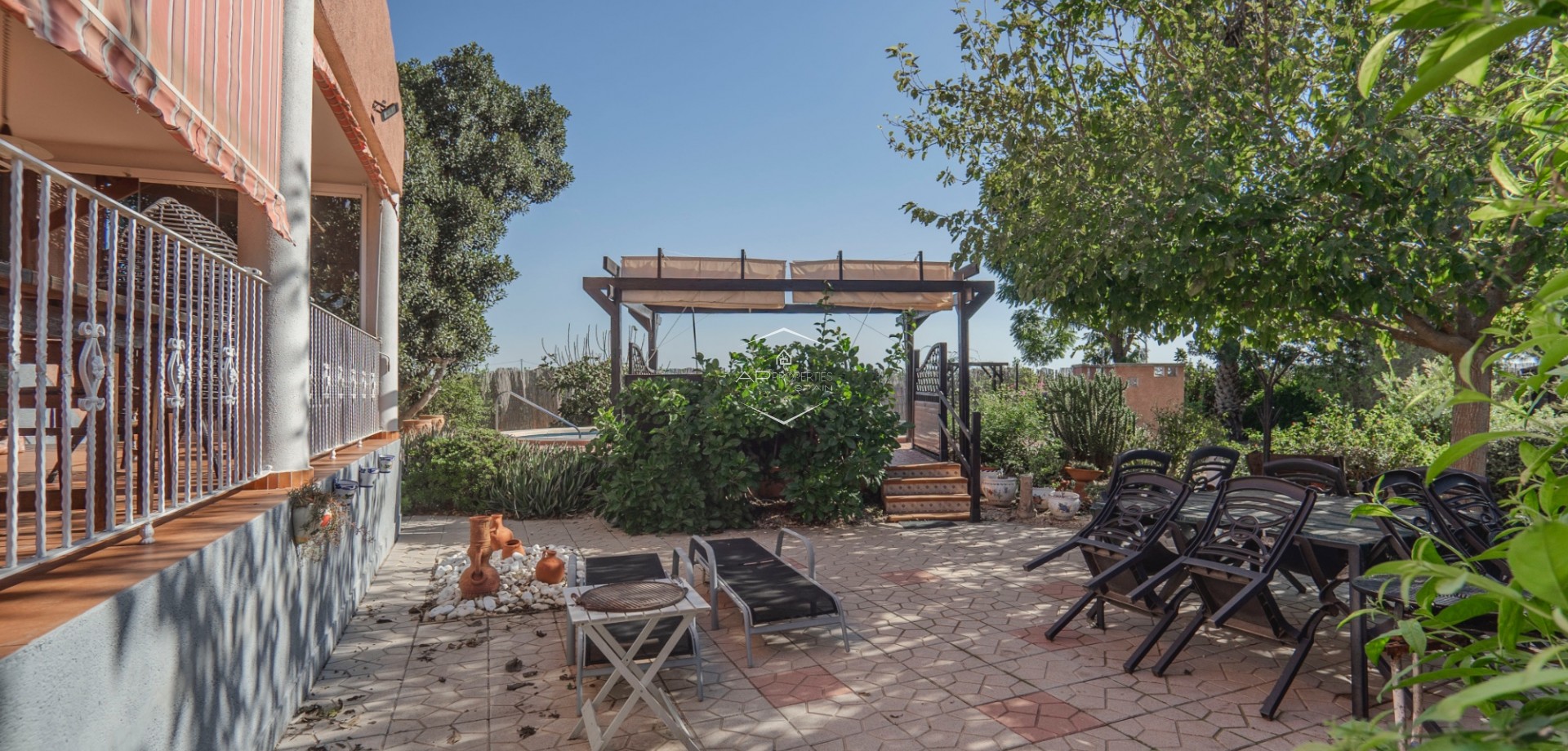 Revente - Finca -
Orihuela - San Bartolome