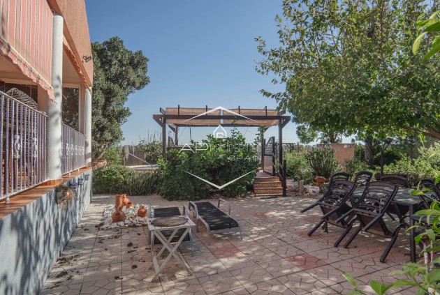 Revente - Finca -
Orihuela - San Bartolome