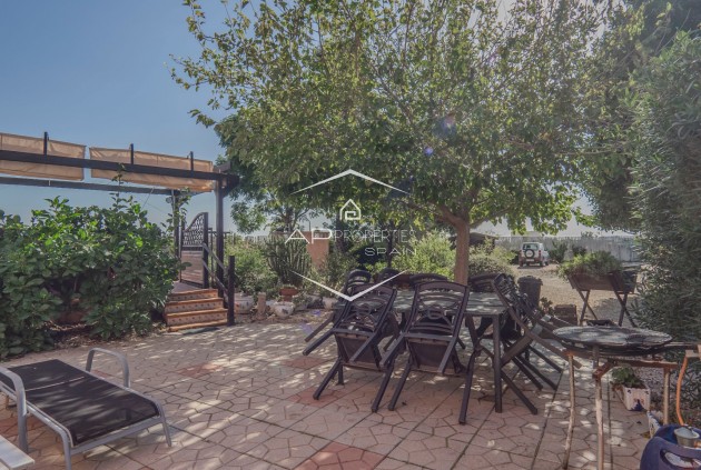 Revente - Finca -
Orihuela - San Bartolome
