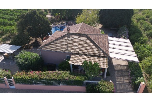 Revente - Finca -
Orihuela - San Bartolome