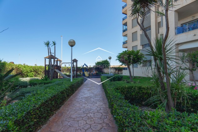 Herverkoop - Appartement- flat -
Guardamar del Segura - Puerto Deportivo