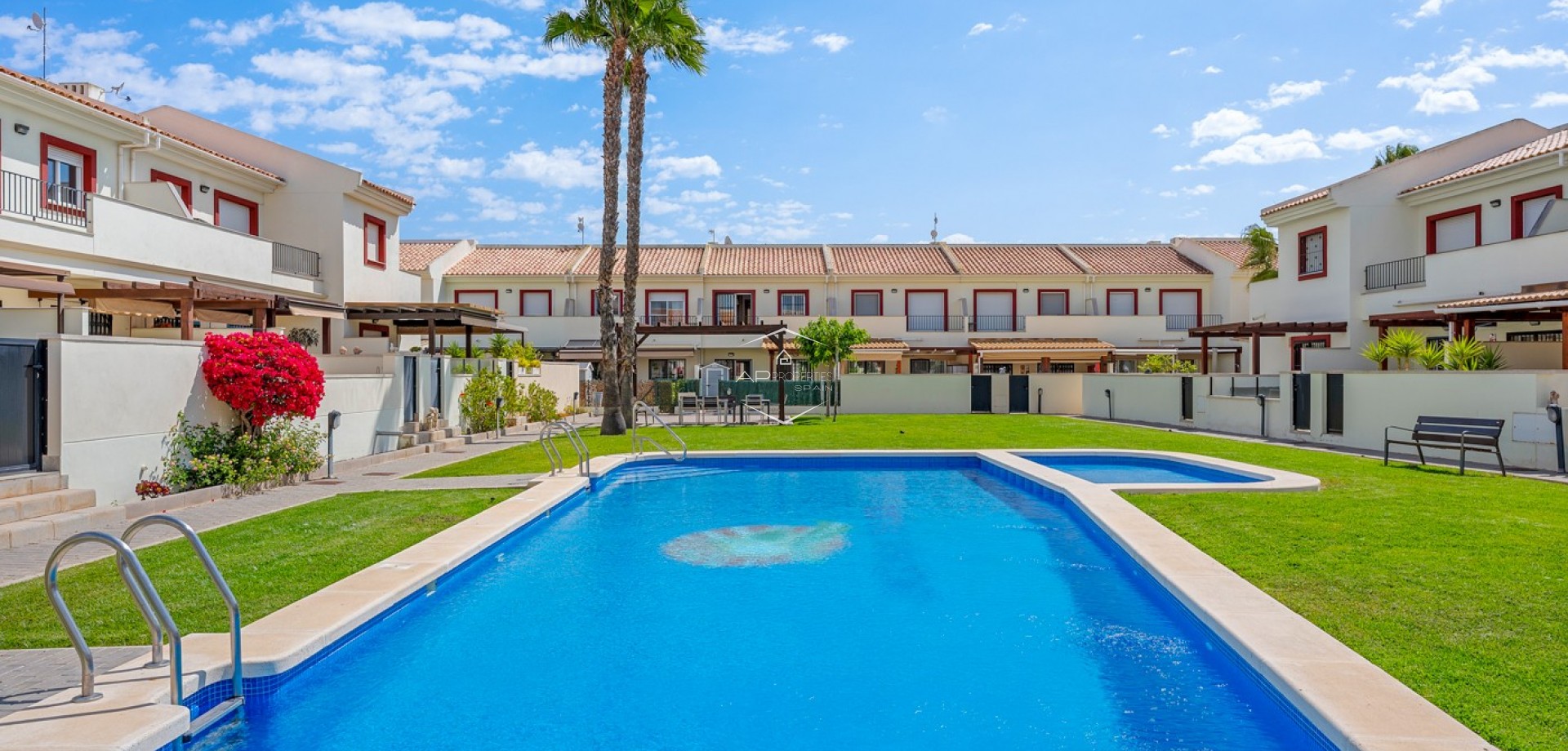 Herverkoop - Geschakelde woning -
Ciudad Quesada
