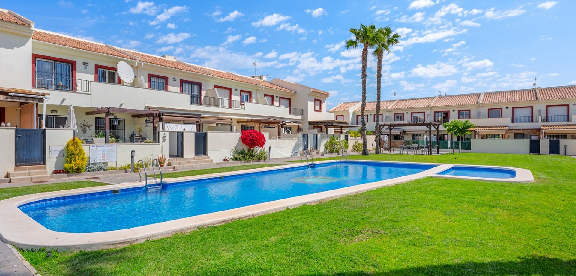 Herverkoop - Geschakelde woning -
Ciudad Quesada
