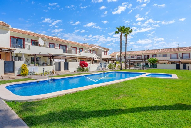 Herverkoop - Geschakelde woning -
Ciudad Quesada