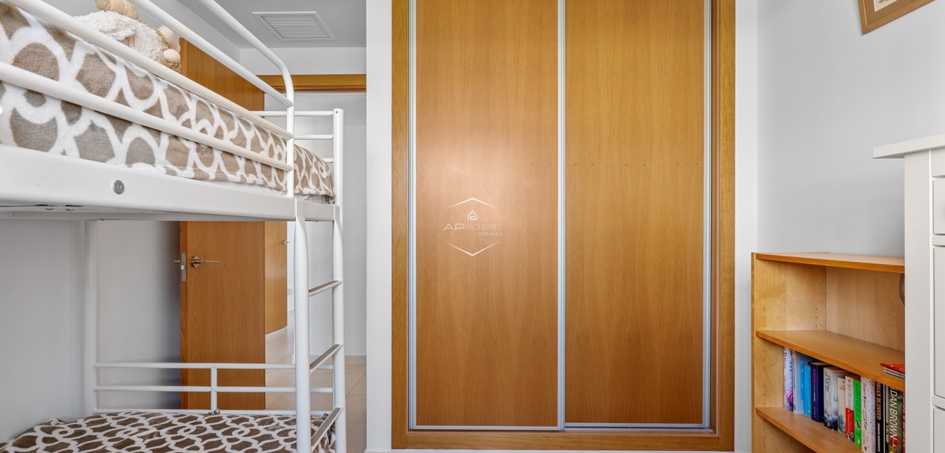 Herverkoop - Geschakelde woning -
Ciudad Quesada