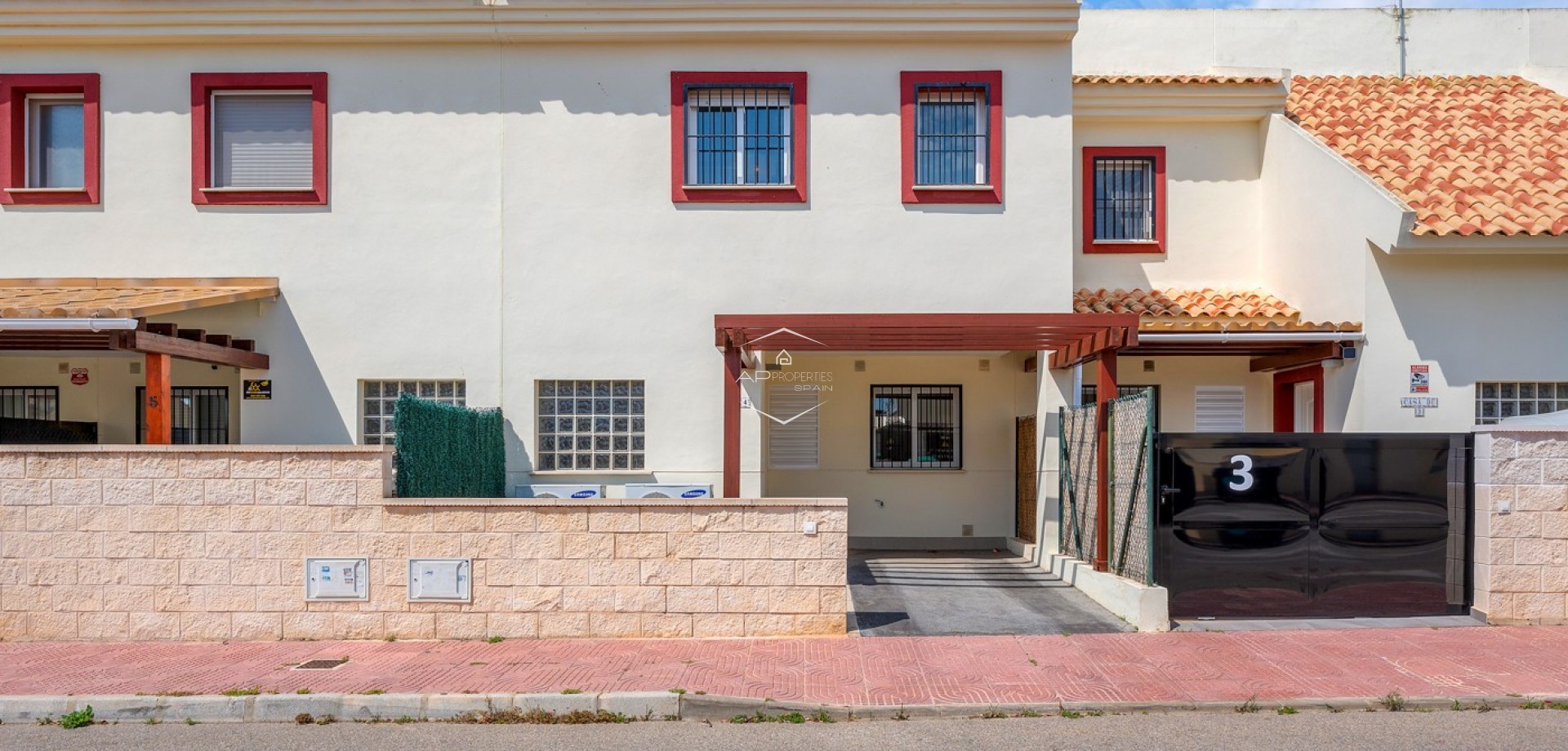 Herverkoop - Geschakelde woning -
Ciudad Quesada