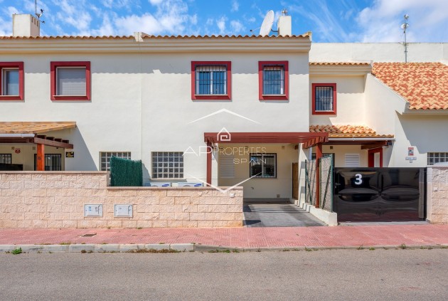 Herverkoop - Geschakelde woning -
Ciudad Quesada