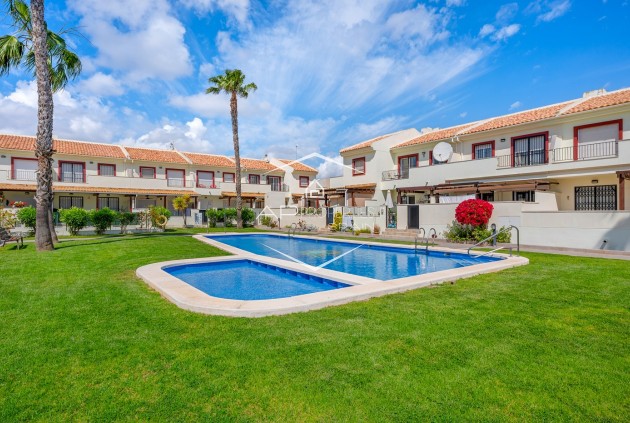 Herverkoop - Geschakelde woning -
Ciudad Quesada
