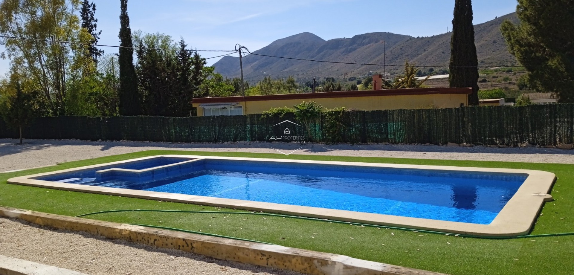 Revente - Villa / Indépendante -
Hondón de las Nieves
