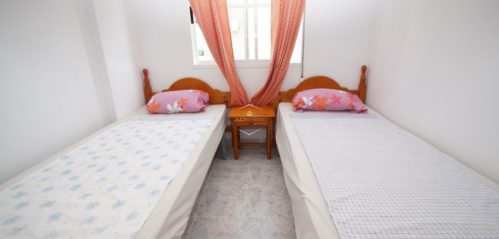 Resale - Bungalow -
Orihuela Costa - Playa Flamenca