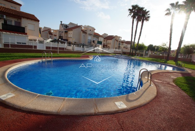 Resale - Bungalow -
Orihuela Costa - Playa Flamenca