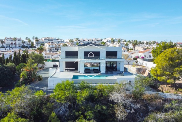 Reventa - Villa - Independiente -
Ciudad Quesada