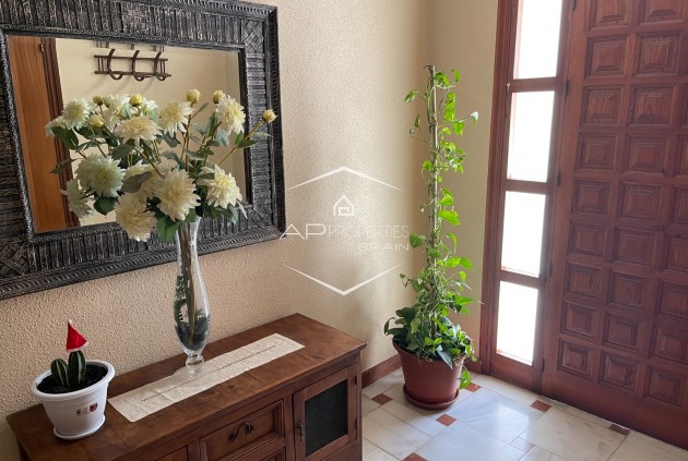 Resale - Villa - Detached -
San Miguel de Salinas - pueblo