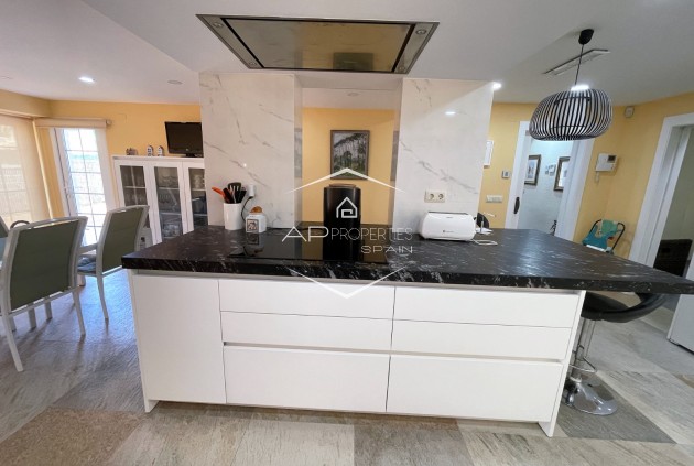 Resale - Villa - Detached -
Orihuela Costa - Cabo Roig