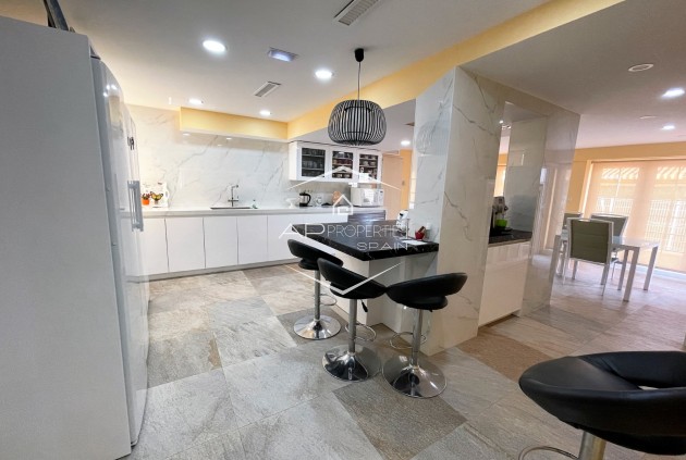 Resale - Villa - Detached -
Orihuela Costa - Cabo Roig