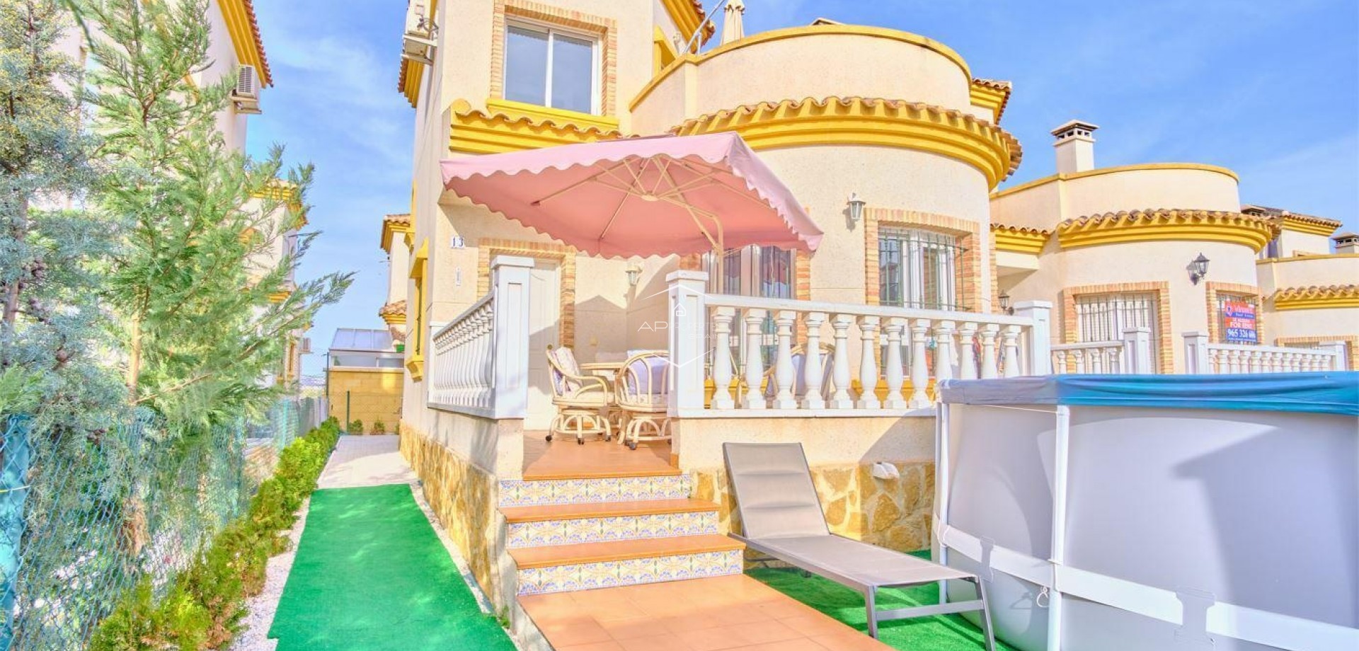 Resale - Villa - Detached -
Los Montesinos - La Herrada