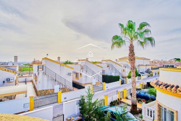 Resale - Villa - Detached -
Los Montesinos - La Herrada