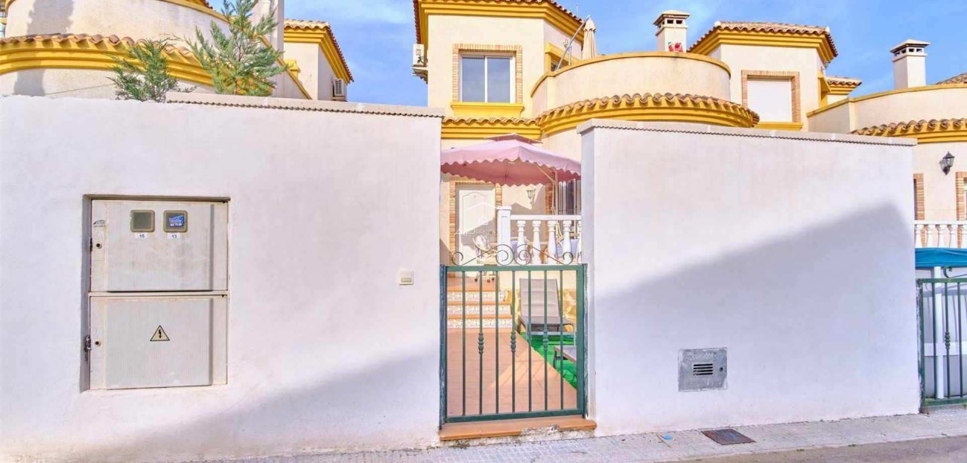 Resale - Villa - Detached -
Los Montesinos - La Herrada