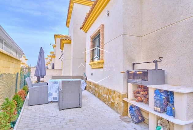 Resale - Villa - Detached -
Los Montesinos - La Herrada