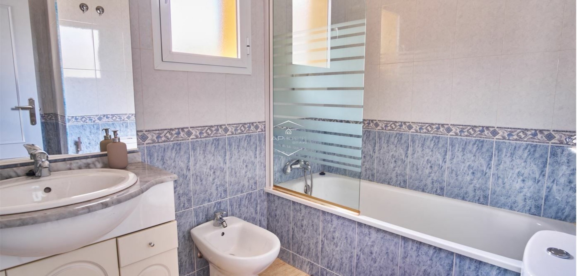 Resale - Villa - Detached -
Los Montesinos - La Herrada
