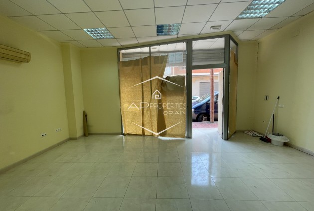 Resale - Commercial -
Guardamar del Segura - Guardamar pueblo