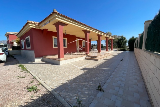 Resale - Villa - Detached -
Albatera