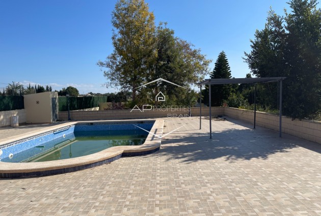 Resale - Villa - Detached -
Albatera