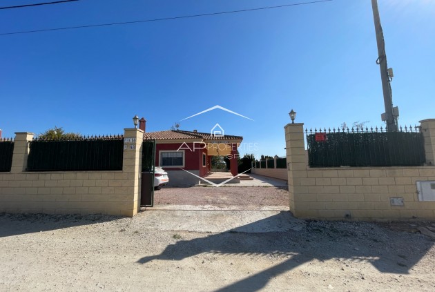 Resale - Villa - Detached -
Albatera