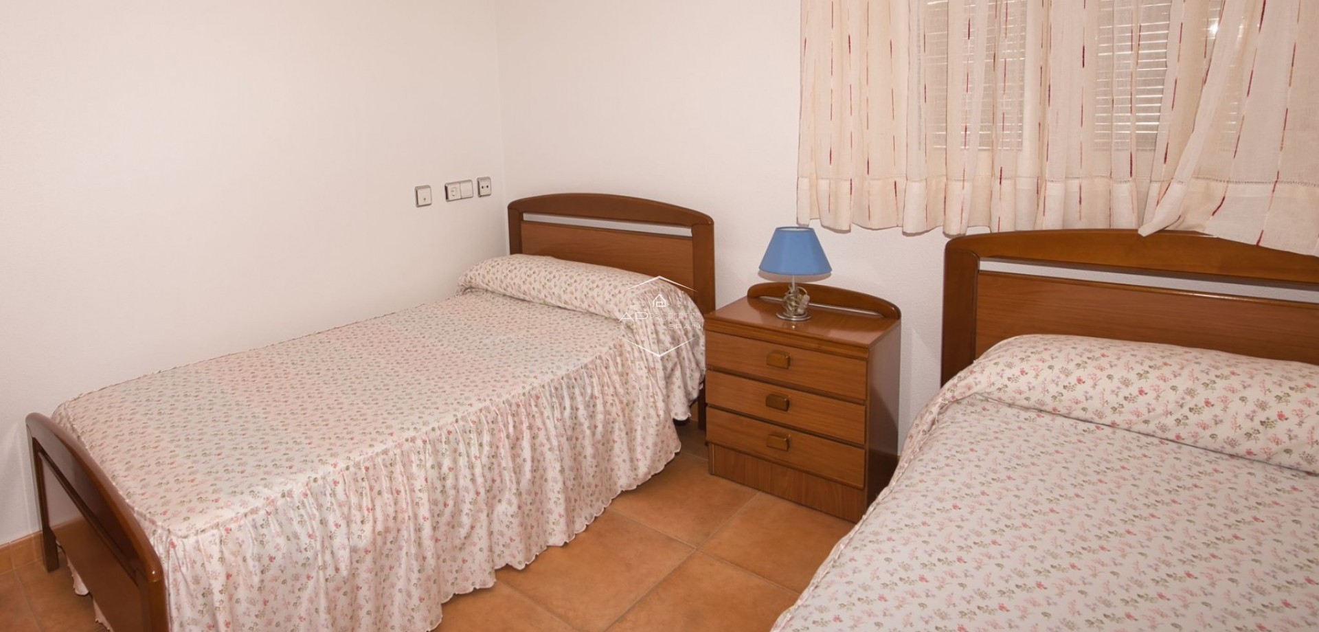 Reventa - Villa - Independiente -
Benijofar
