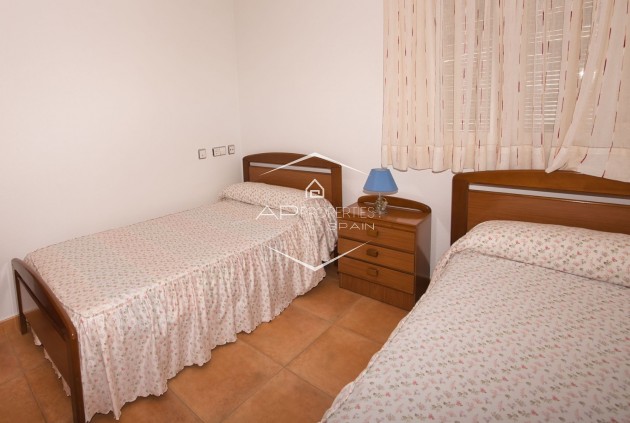 Reventa - Villa - Independiente -
Benijofar
