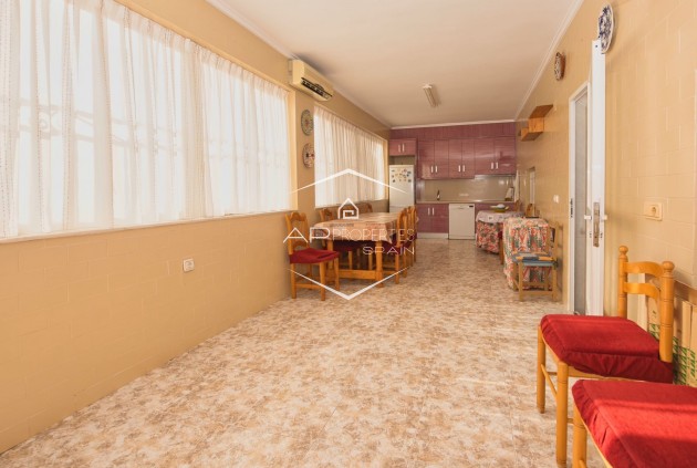 Reventa - Villa - Independiente -
Benijofar