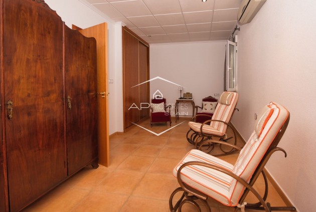 Reventa - Villa - Independiente -
Benijofar