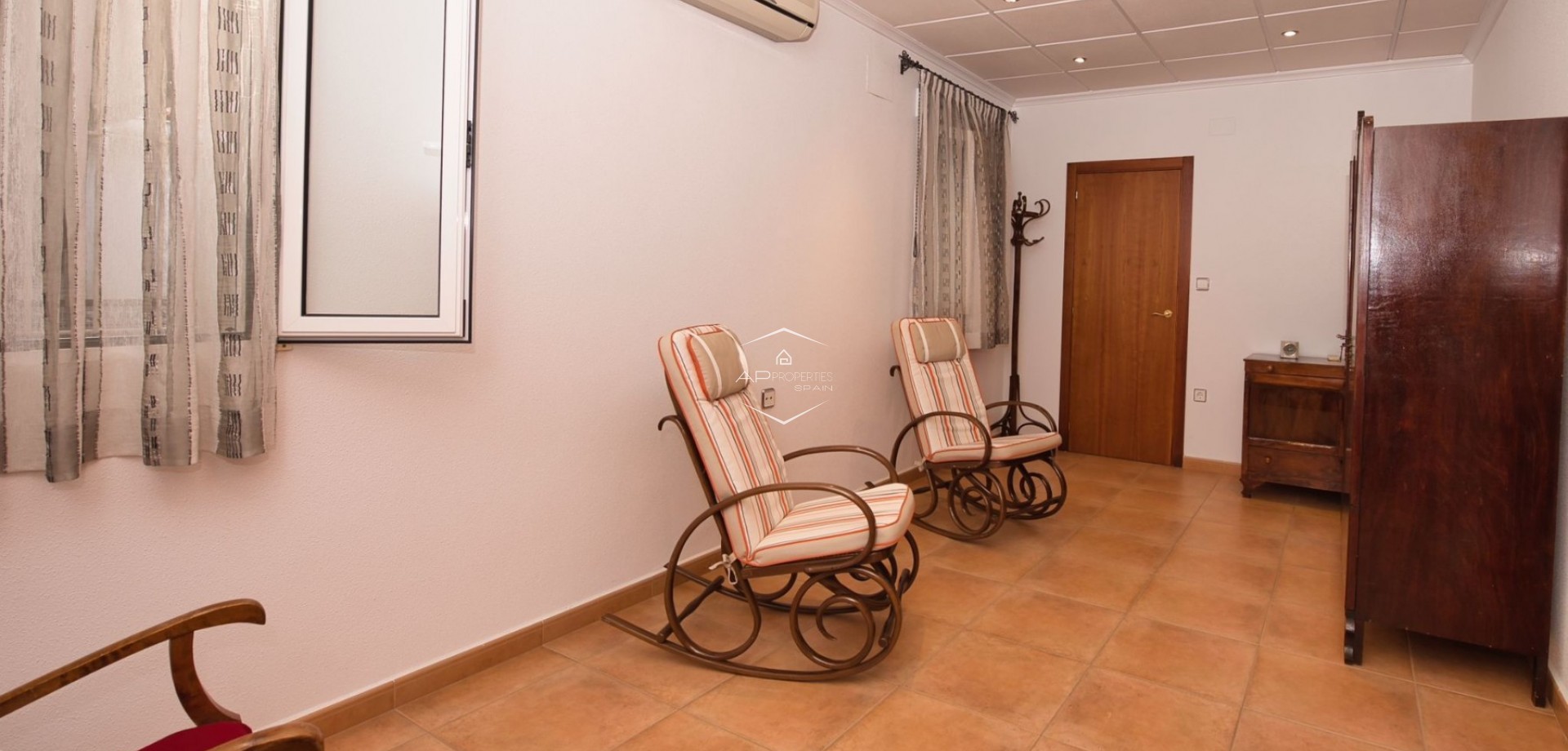 Reventa - Villa - Independiente -
Benijofar