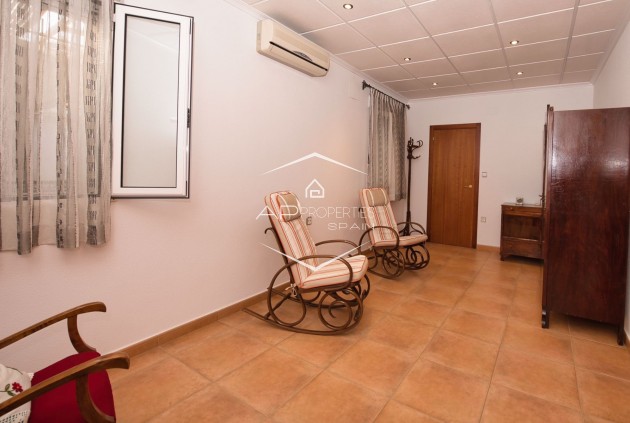 Reventa - Villa - Independiente -
Benijofar