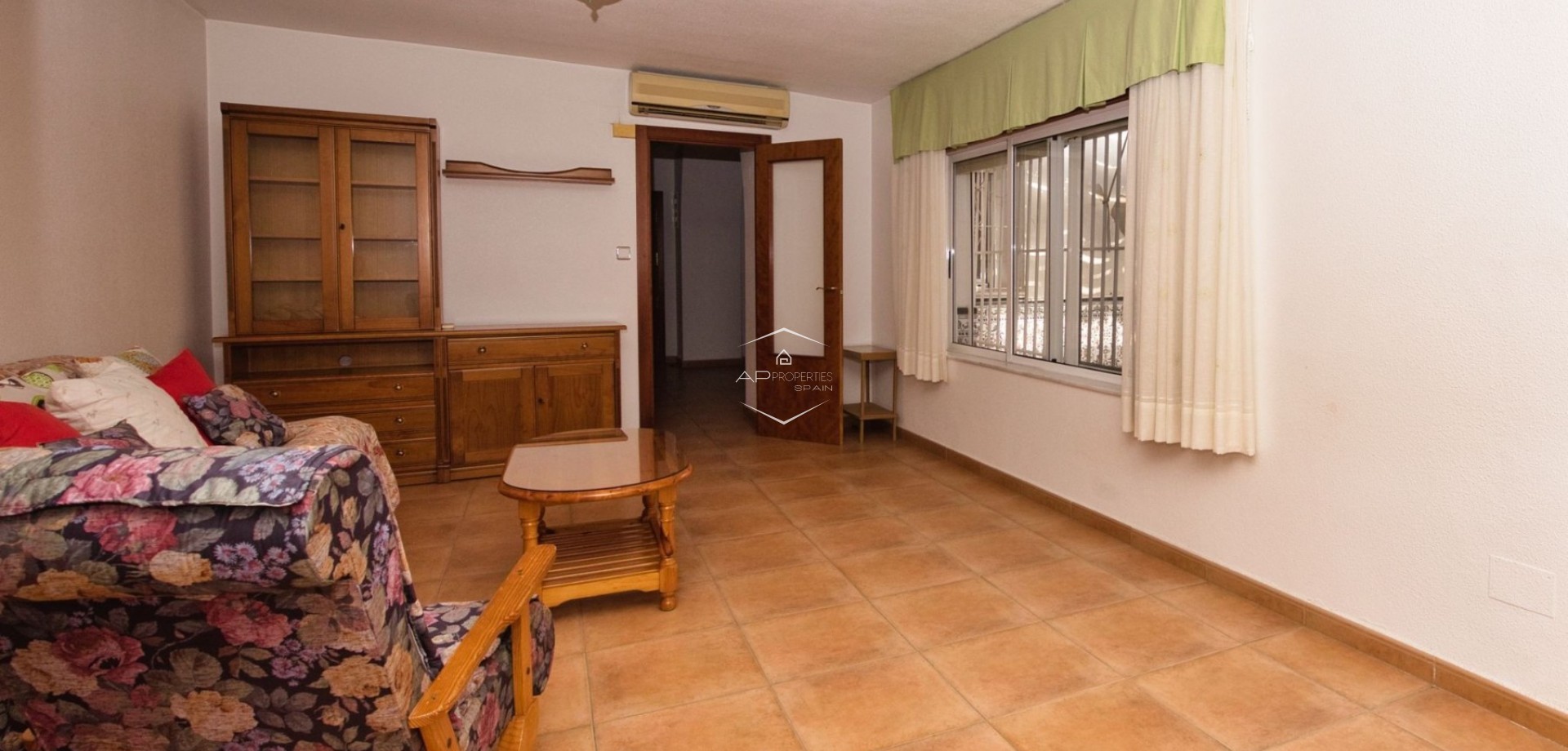 Reventa - Villa - Independiente -
Benijofar