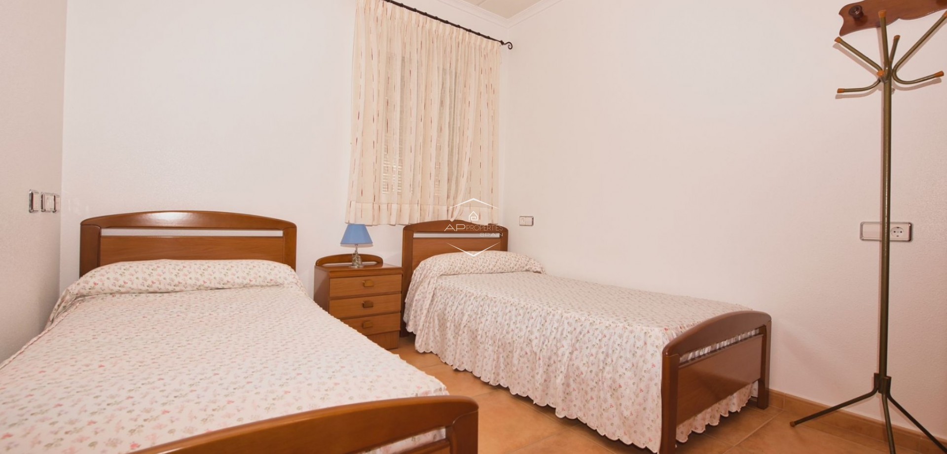 Reventa - Villa - Independiente -
Benijofar