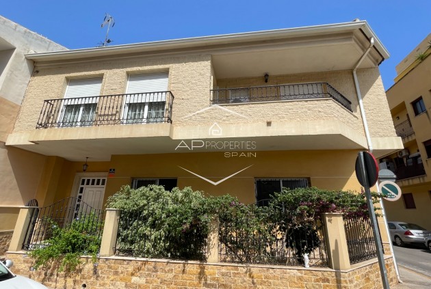 Resale - Townhouse -
Formentera del Segura - Formentera de Segura