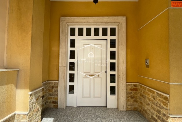 Resale - Townhouse -
Formentera del Segura - Formentera de Segura