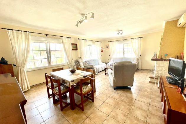 Resale - Villa - Detached -
Benijofar - pueblo